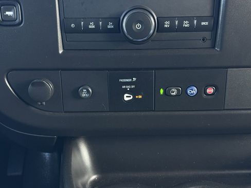 Used 2024 Chevrolet Express 2500 w/ Driver Convenience Package image 18