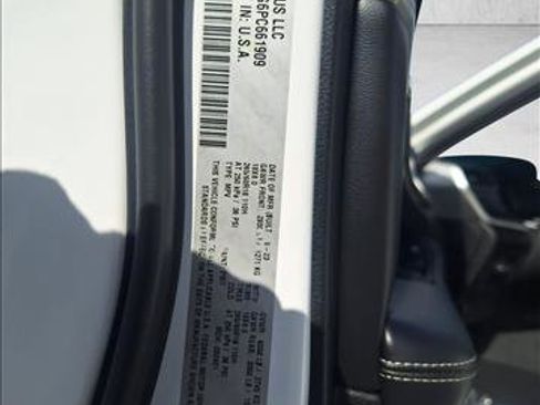 Used 2023 Jeep Grand Cherokee Limited image 24