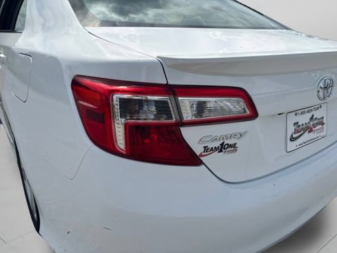 Used 2014 Toyota Camry SE FWD image 31
