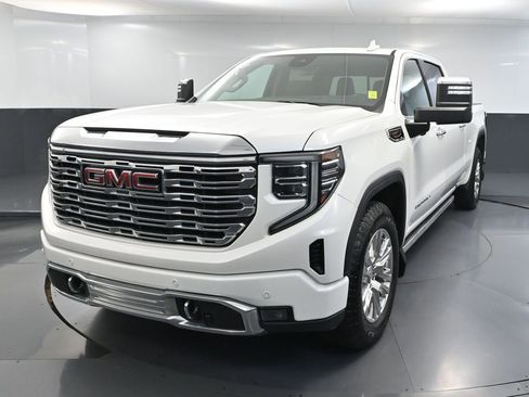 Used 2023 GMC Sierra 1500 Denali w/ Technology Package AWD/4WD image 13