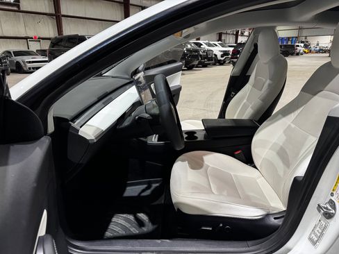 Used 2021 Tesla Model 3 Standard Range Plus image 13