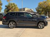 Used 2019 Volkswagen Atlas SE w/ Towing Package image 2