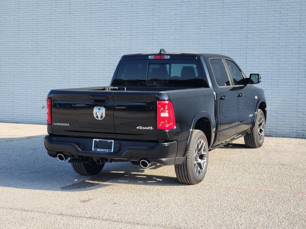 New 2026 RAM 1500 Laramie AWD/4WD image 4