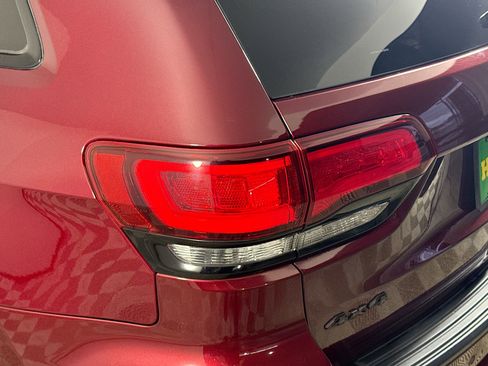 Used 2022 Jeep Grand Cherokee Laredo X image 36