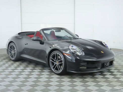 Used 2025 Porsche 911 Carrera image 3