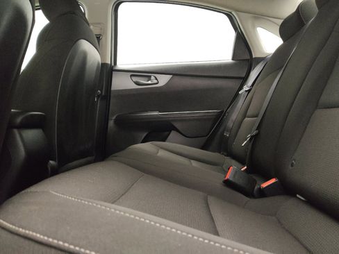 Used 2021 Kia Forte LXS FWD image 18