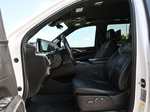 Used 2021 Cadillac Escalade Premium Luxury Platinum AWD/4WD image 19