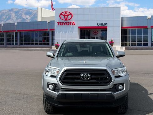 Used 2023 Toyota Tacoma SR5 w/ Technology Package AWD/4WD image 2