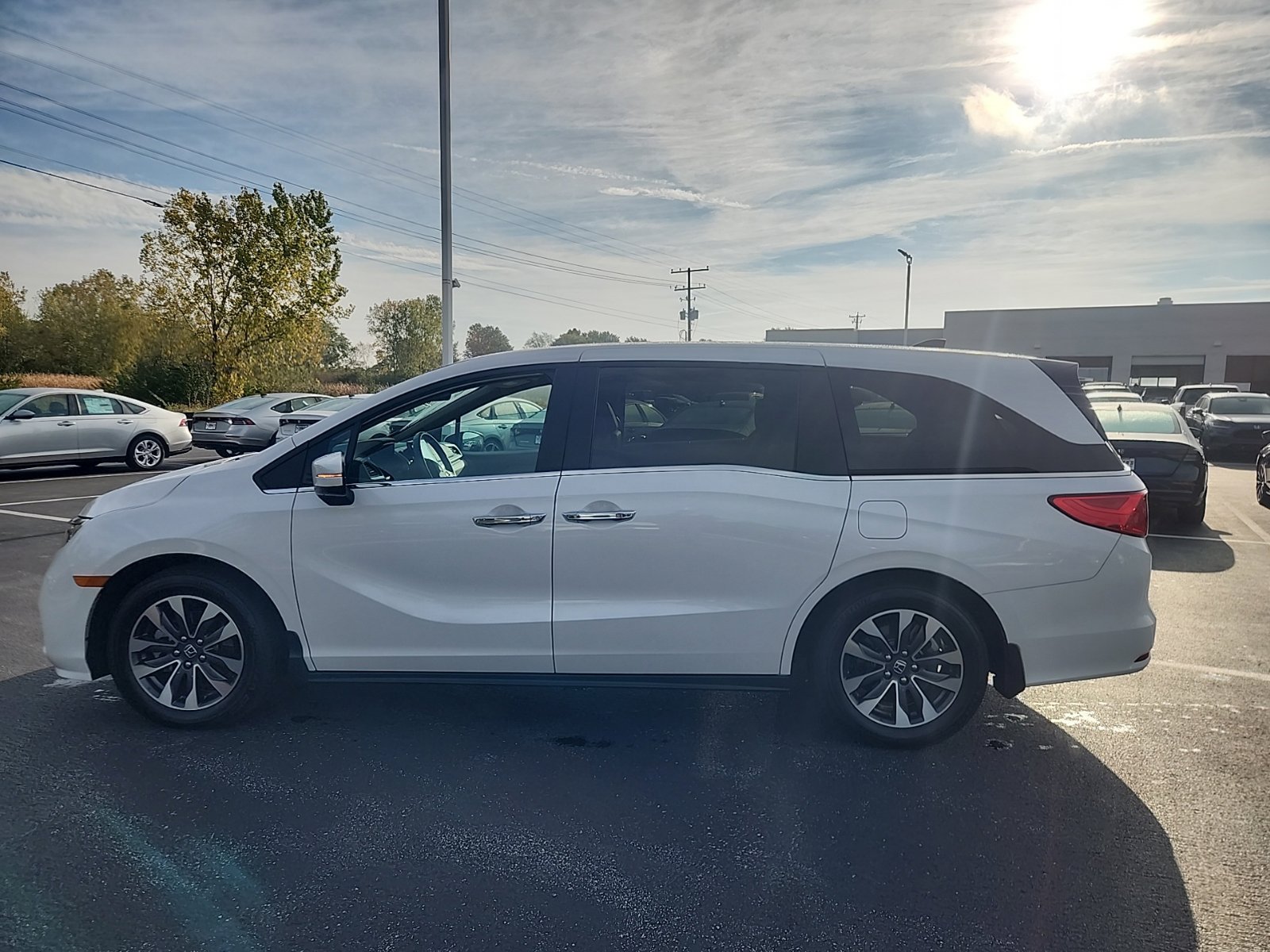 Used 2024 Honda Odyssey EX-L image 3