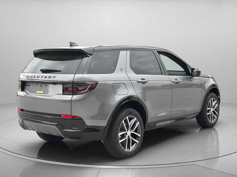 Used 2025 Land Rover Discovery Sport Dynamic SE image 5
