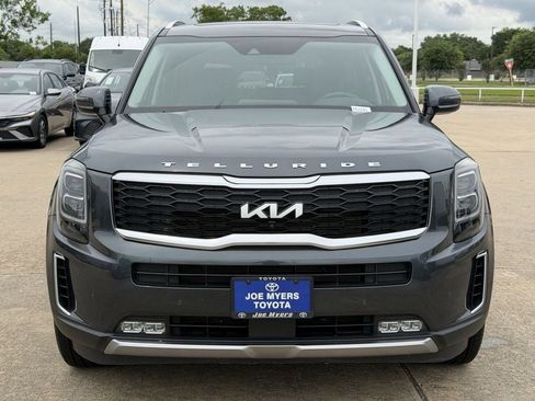 Used 2022 Kia Telluride SX w/ SX Prestige Package AWD/4WD image 3
