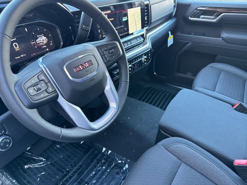 New 2026 GMC Sierra 1500 SLE image 9