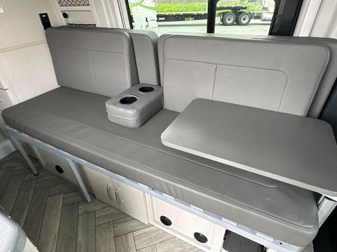 Used 2023 Mercedes-Benz Sprinter 2500 image 30