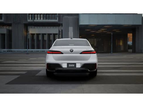 New 2026 BMW 740i w/ Executive Package image 5