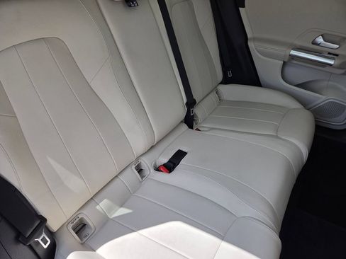 Used 2023 Mercedes-Benz GLA 250 4MATIC image 5