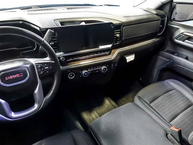Certified 2024 GMC Sierra 1500 Elevation w/ LPO, Elevation Black Package AWD/4WD image 16