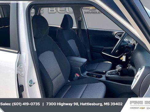 Used 2024 Kia Soul LX FWD image 6