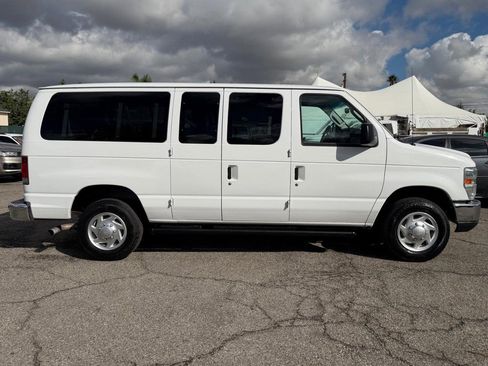 Used 2010 Ford E-350 and Econoline 350 Super Duty Wagon image 4