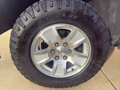 Used 2018 Chevrolet Silverado 1500 LT w/ All Star Edition image 18