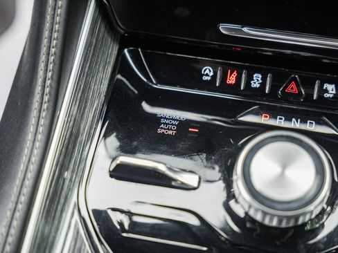 Used 2022 Jeep Wagoneer Series III image 30