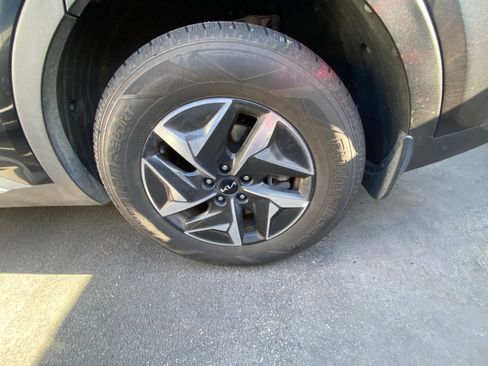 Used 2022 Kia Sorento S FWD image 6