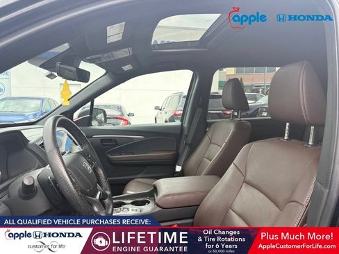Used 2025 Honda Passport EX-L image 6