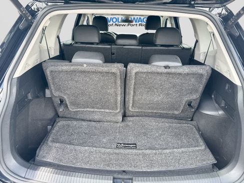 Used 2022 Volkswagen Tiguan SE FWD image 40