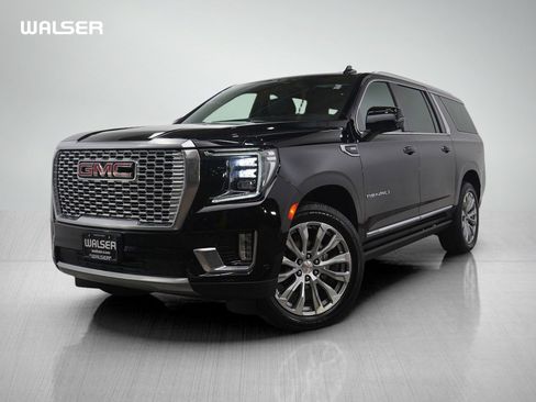 Used 2022 GMC Yukon XL Denali w/ Denali Premium Package image 1