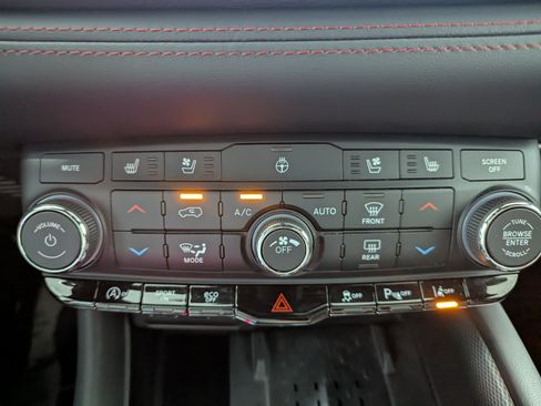 Used 2025 Dodge Durango GT AWD/4WD image 20