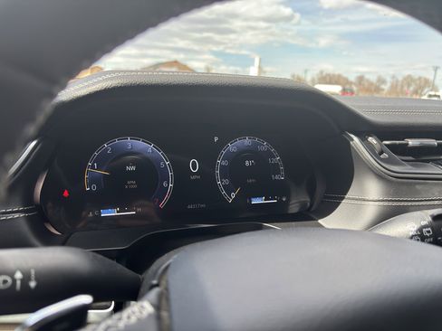 Used 2024 Jeep Grand Cherokee L Limited w/ Black Appearance Package image 18