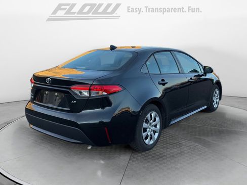 Used 2021 Toyota Corolla LE image 7