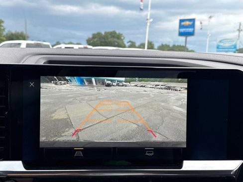 Used 2022 Chevrolet Silverado 1500 LT image 24