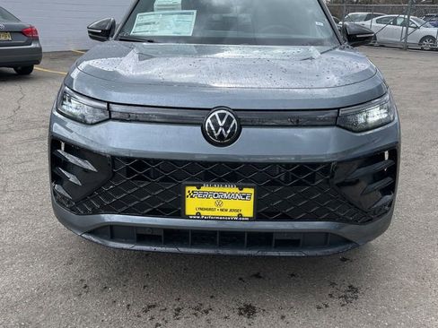 New 2026 Volkswagen Tiguan SE R-Line image 1