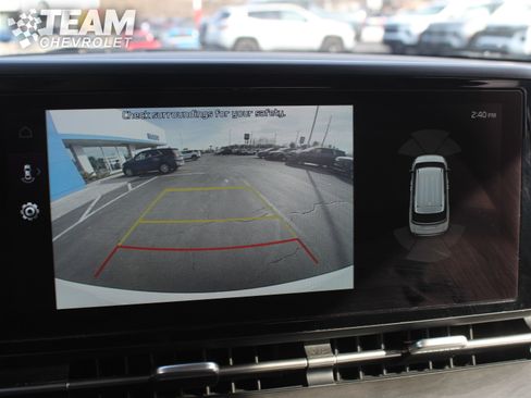 Used 2024 Kia Carnival EX image 16