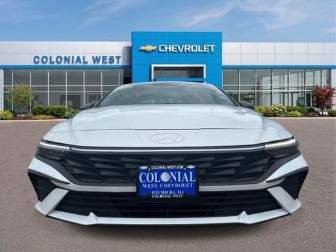 Used 2025 Hyundai Elantra Sport FWD image 15