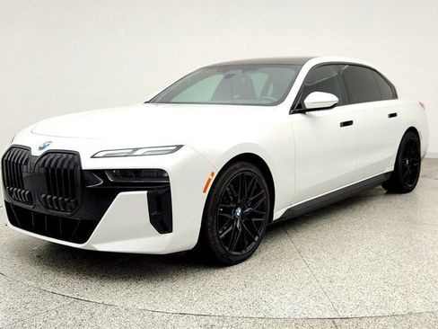 Used 2023 BMW i7 xDrive60 AWD/4WD image 1