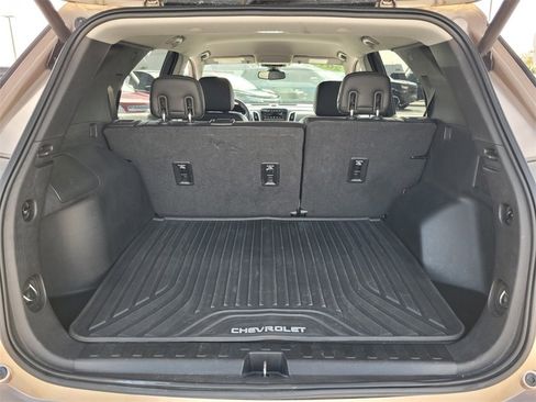 Used 2018 Chevrolet Equinox Premier image 10