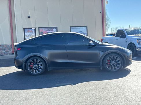 Used 2023 Tesla Model Y Performance image 9