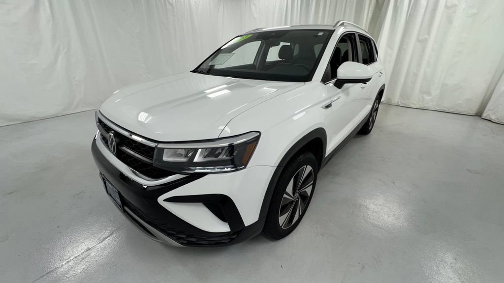 Used 2023 Volkswagen Taos SE AWD/4WD image 6