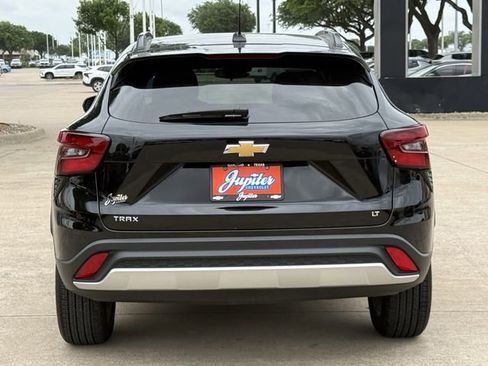 Certified 2025 Chevrolet Trax LT image 6