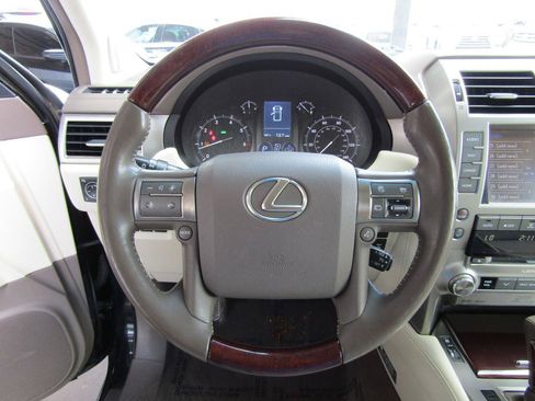 Used 2015 Lexus GX 460 Luxury AWD/4WD image 16