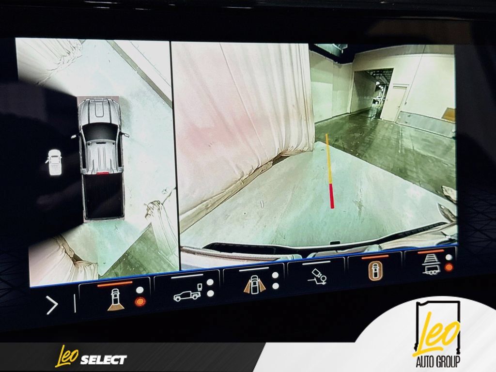 Used 2025 GMC Sierra 2500 AT4 AWD/4WD image 17
