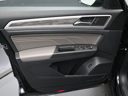 Used 2023 Volkswagen Atlas Cross Sport SE FWD image 11