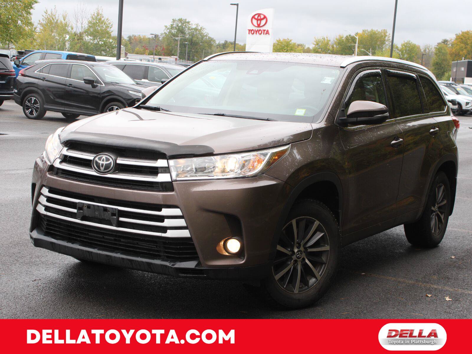 Used 2017 Toyota Highlander XLE AWD/4WD image 1