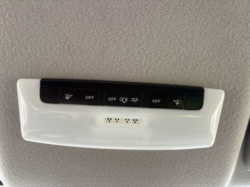 Used 2023 Nissan Versa SV w/ Trunk Package FWD image 24