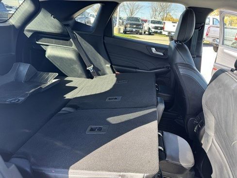 Certified 2025 Ford Escape Platinum w/ Premium Technology Package image 33