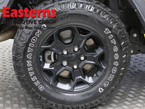 Used 2023 Jeep Wrangler Unlimited w/ Cold Weather Group AWD/4WD image 30