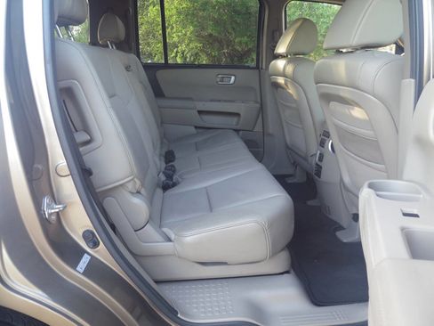 Used 2010 Honda Pilot Touring image 18