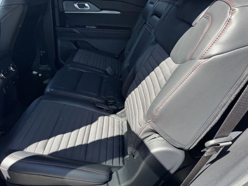 Used 2026 Ford Explorer ST-Line w/ Premium Package RWD image 11