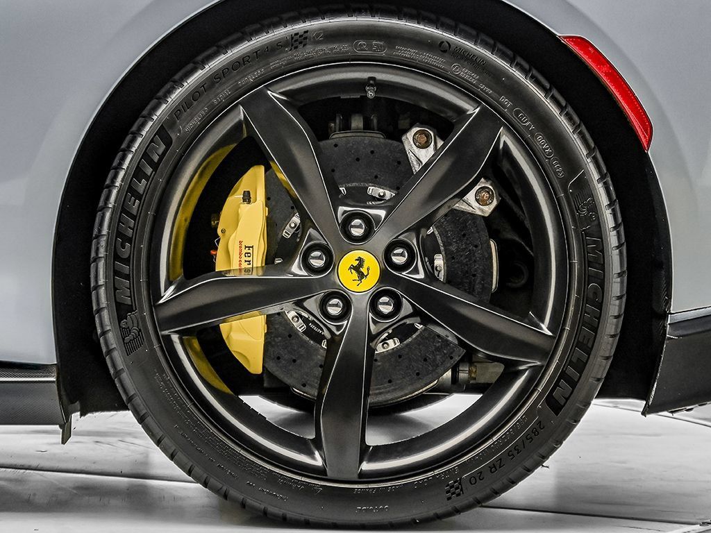 Certified 2019 Ferrari Portofino RWD image 29